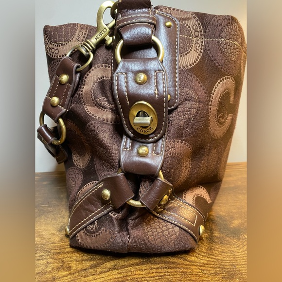 EUC Coach shoulder bag brown tan with gold accents - Picture 3 of 16